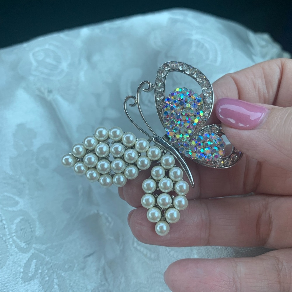 Silvertone Embellished Butterfly Ring - Picture 3 of 6